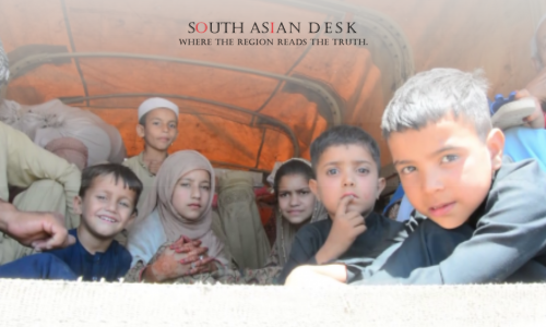 Afghan PoR cardholders cross the Pakistan-Afghanistan border with their belongings ahead of the September 1, 2025, repatriation deadline.