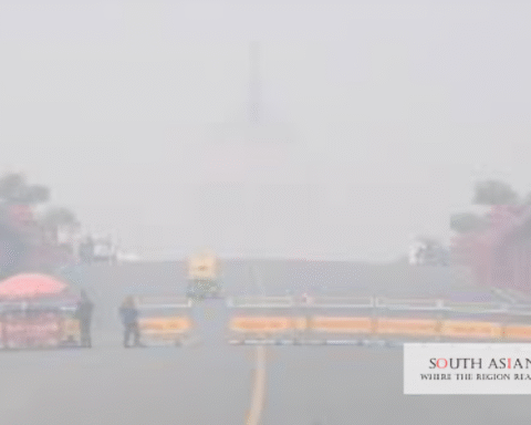 Delhi Air Quality Hits Hazardous 430 Post-Diwali Spike