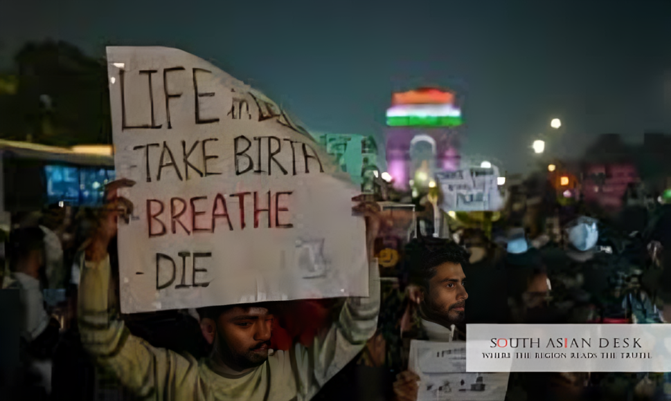 Delhi AQI Very Poor at 397 as Protesters Use Chilli Spray on Police