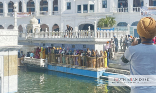 Indian Sikh Pilgrims Return to Gurdwara Punja Sahib, Pakistan in 2,100-Strong Group