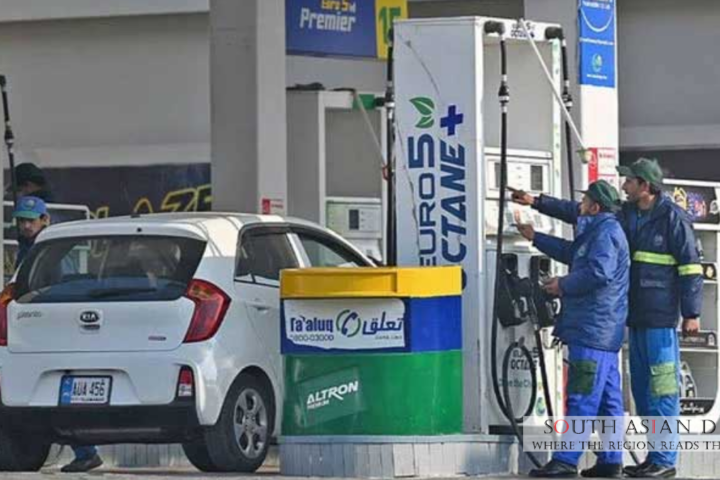 Pakistan Compensates Oil Marketing Companies to Stabilize Fuel Prices