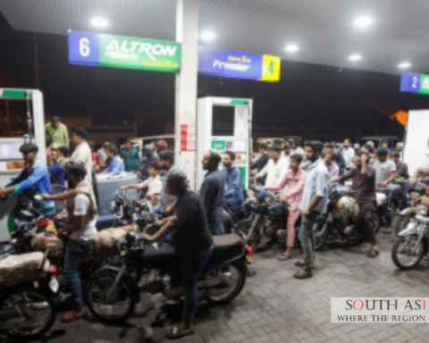 Pakistan Petrol Pumps Threaten Shutdown Amid Crisis