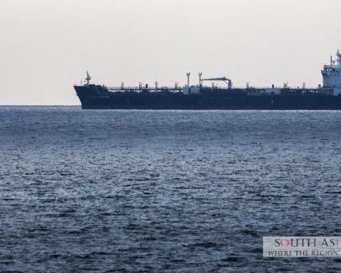 Strait of Hormuz: Merchant Ships Stranded Amid Conflict