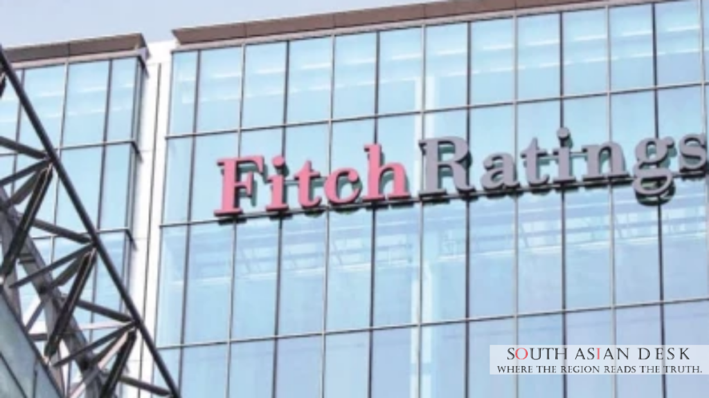 Fitch Retains Pakistan Credit Rating at B- Amid Debt Challenges