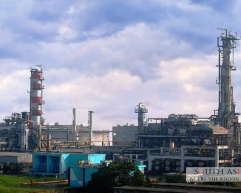 Oil Crisis Halts Production at Bangladesh's Eastern Refinery